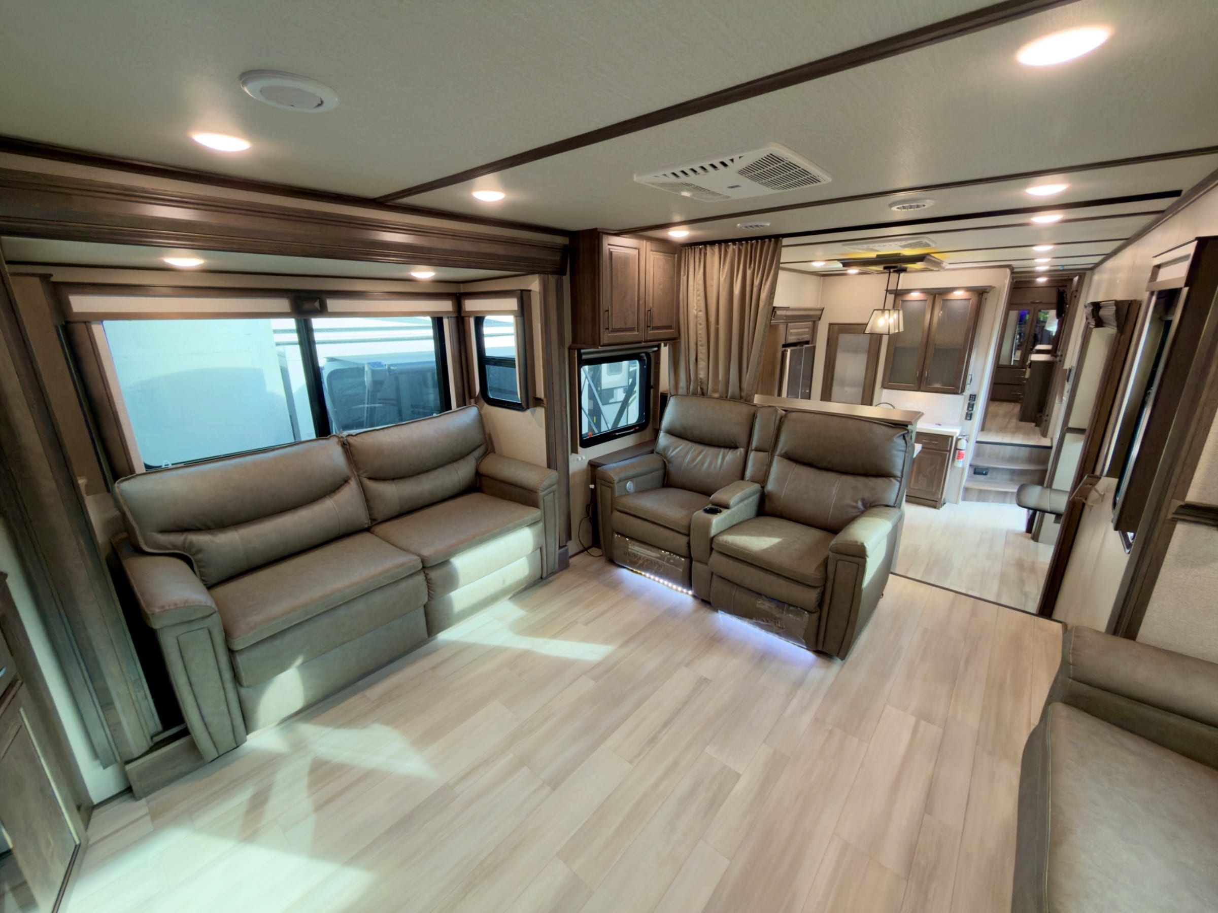 🔥 2022 Grand Design Solitude 🔥 — 12