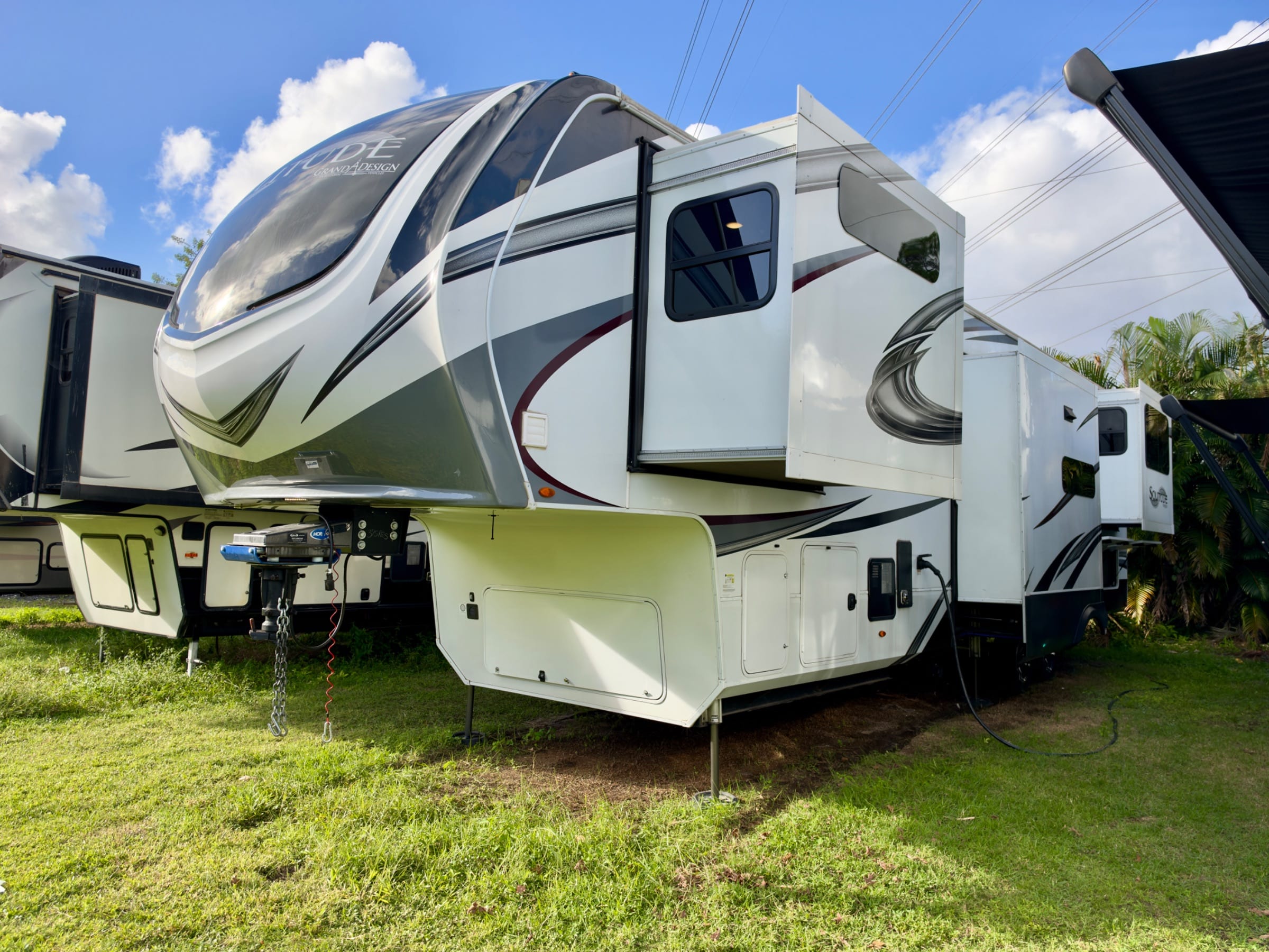 🔥 2022 Grand Design Solitude 🔥 — 1