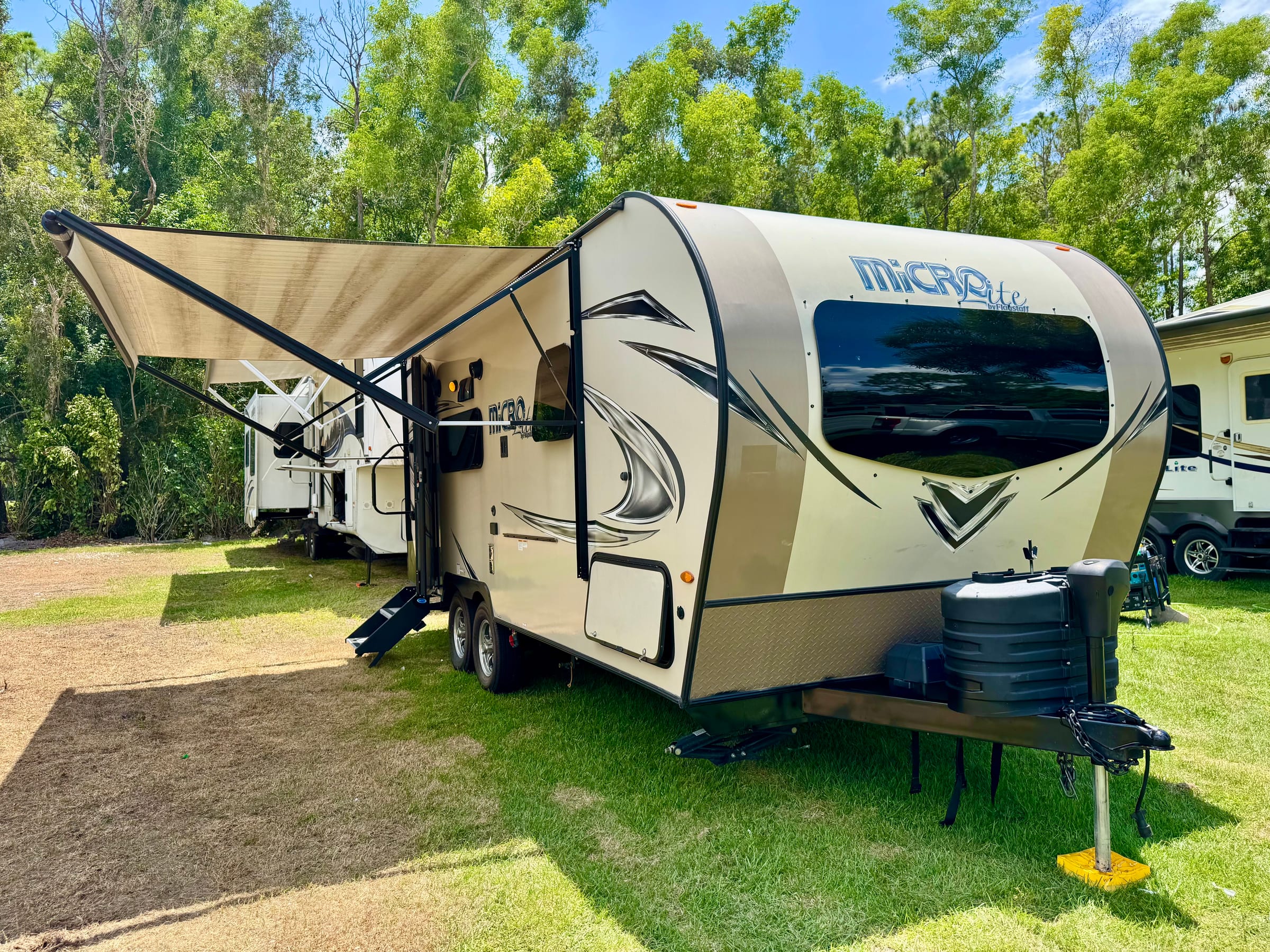 🚨 2019 Flagstaff Micro Lite🚨 — 3