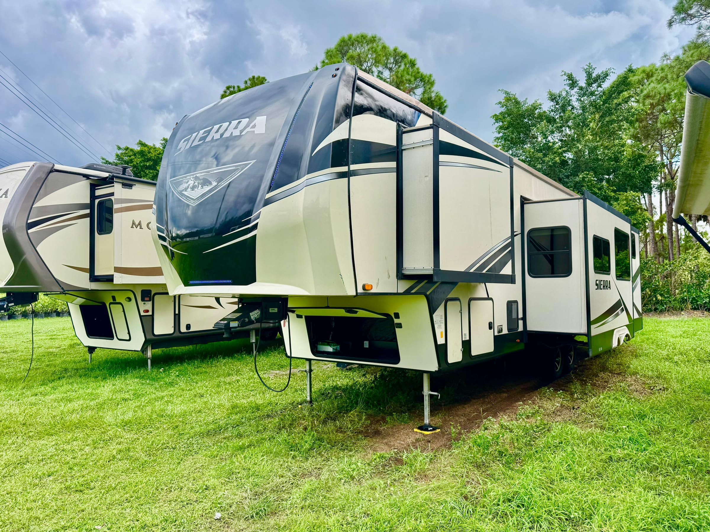 🔥 2020 Forest River Sierra 3330BB🔥 — 2