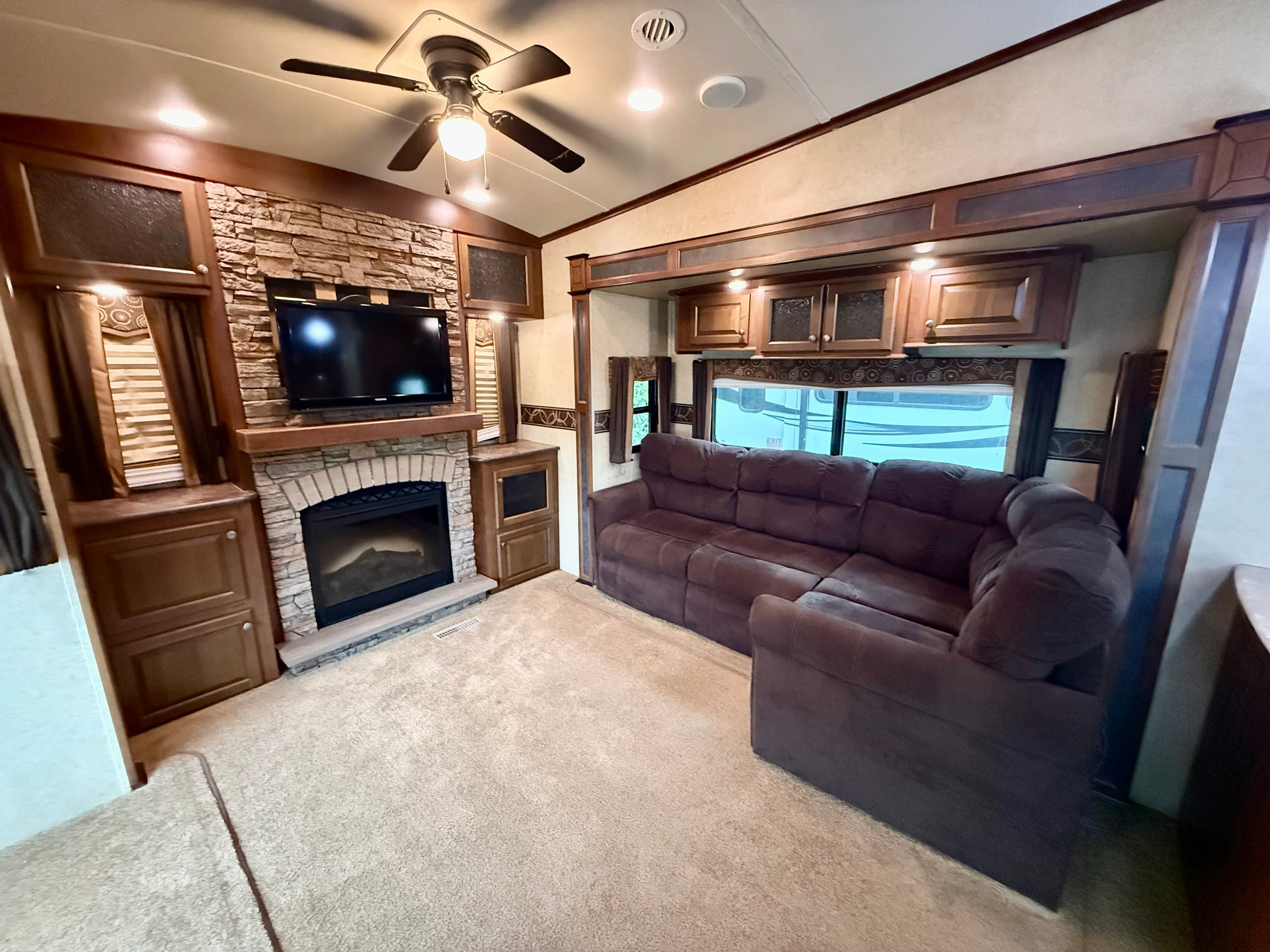 🚨🔥 JAYCO EAGLE PREMIER – 38 FEET 🔥🚨 — 8