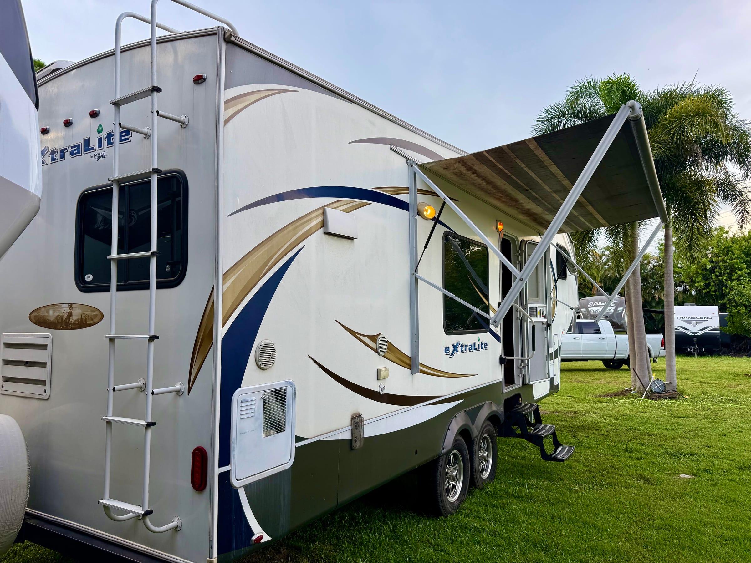 🚨 2013 Wildcat Extra Lite – 32 FEET 🚨 — 4