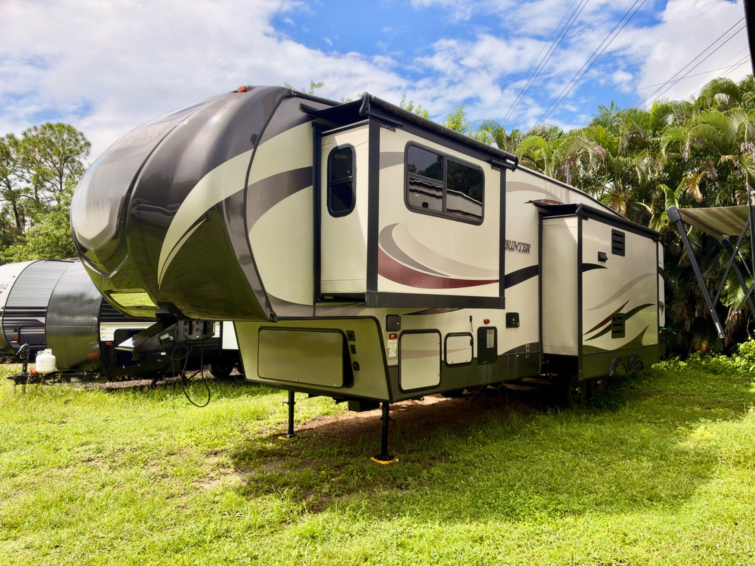 🚨2017 Keystone Sprinter🚨  Modelo: 334FWFLS — 2