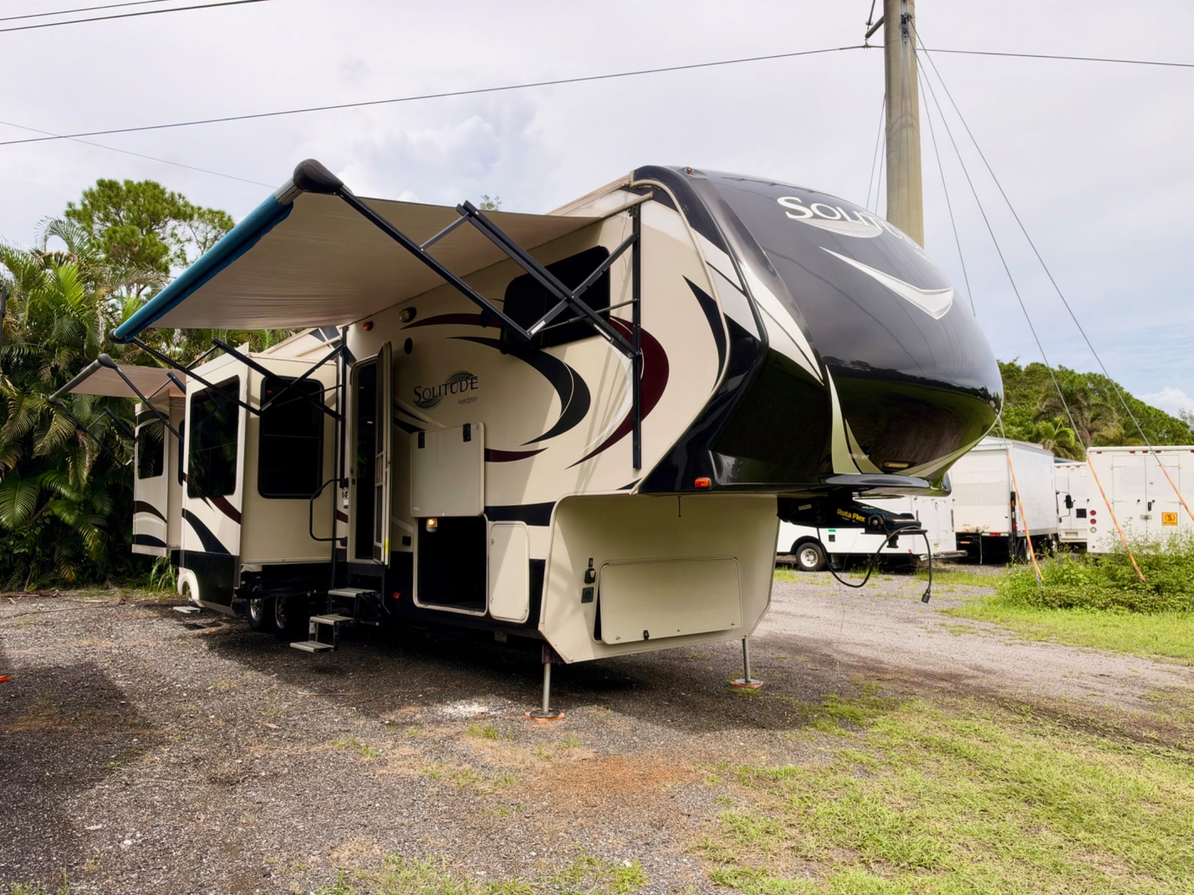 🚨2016 Grand Design Solitude — $19000 🚨 — 1