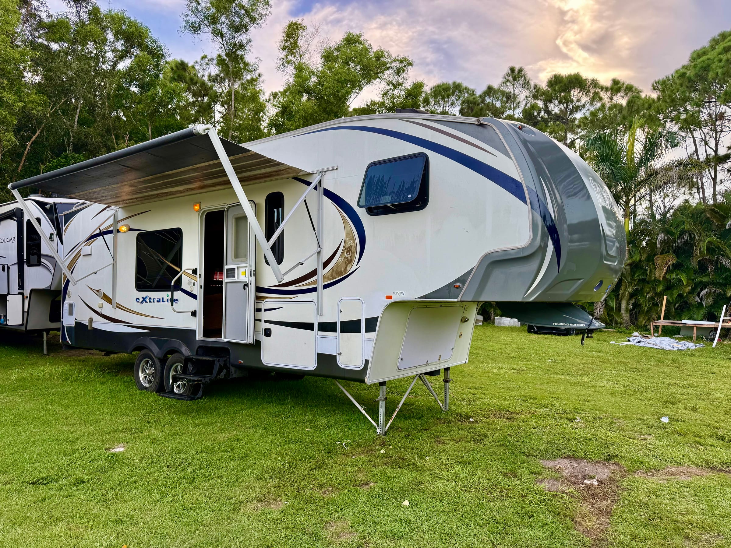 🚨 2013 Wildcat Extra Lite – 32 FEET 🚨 — 1