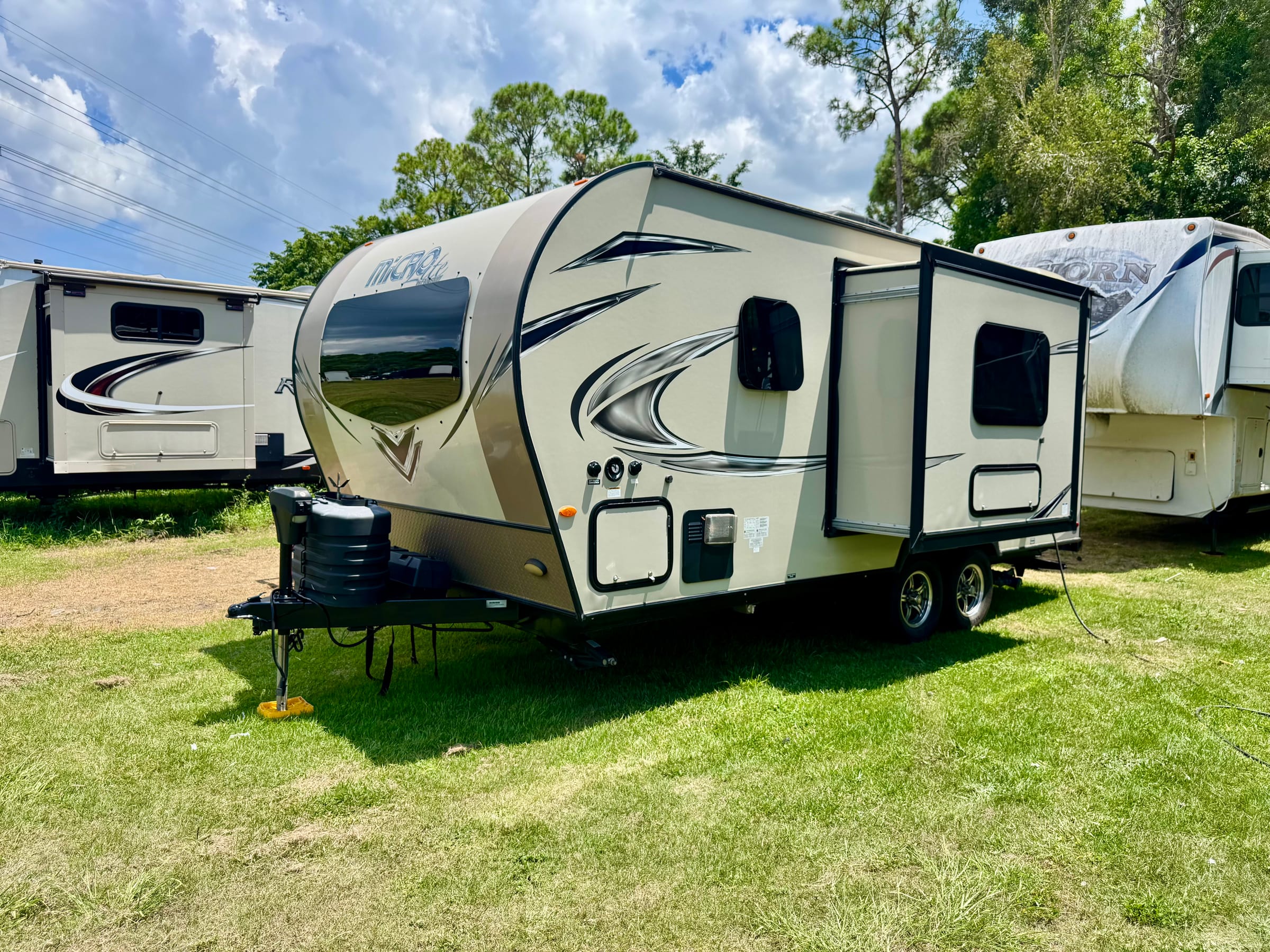 🚨 2019 Flagstaff Micro Lite🚨 — 1