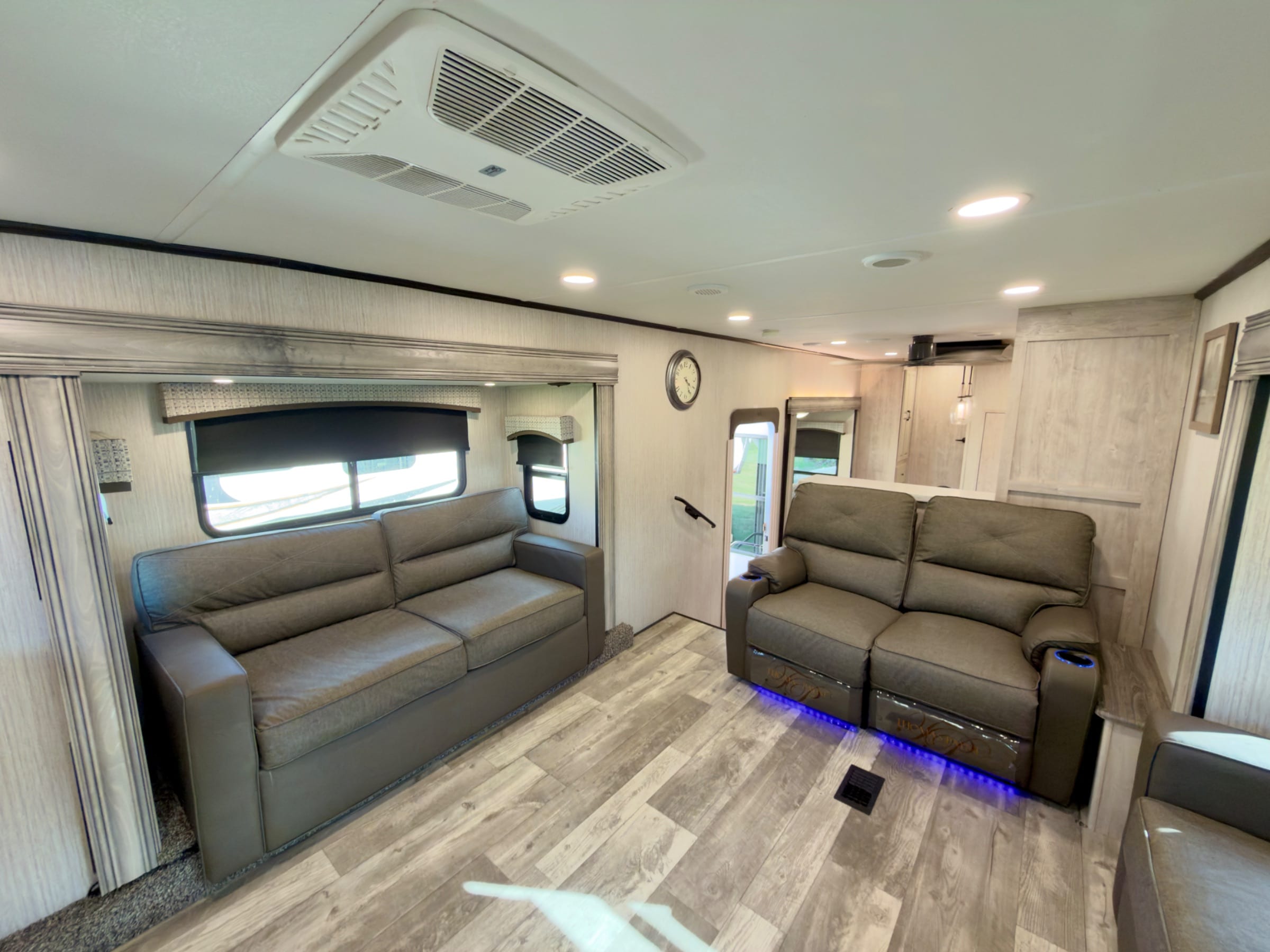 2022 Forest River Sandpiper 378FB — 19