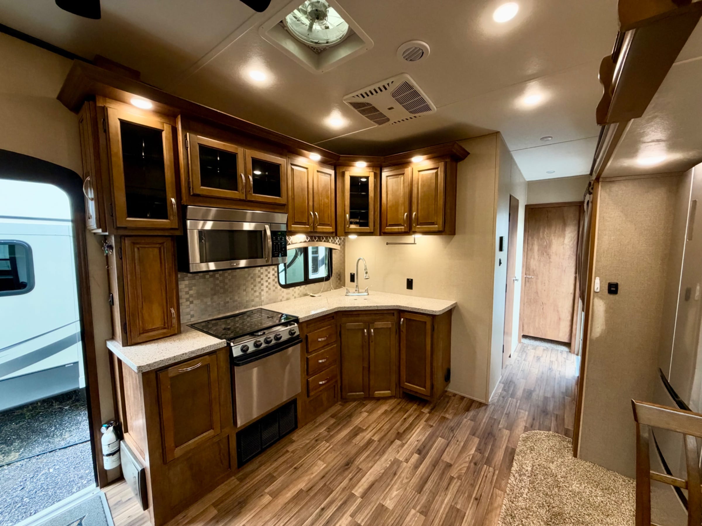  2018 Shasta Phoenix — 6