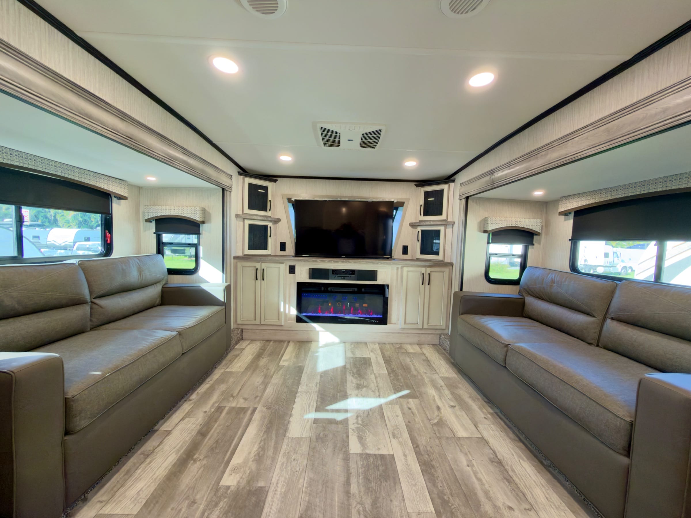 2022 Forest River Sandpiper 378FB — 20